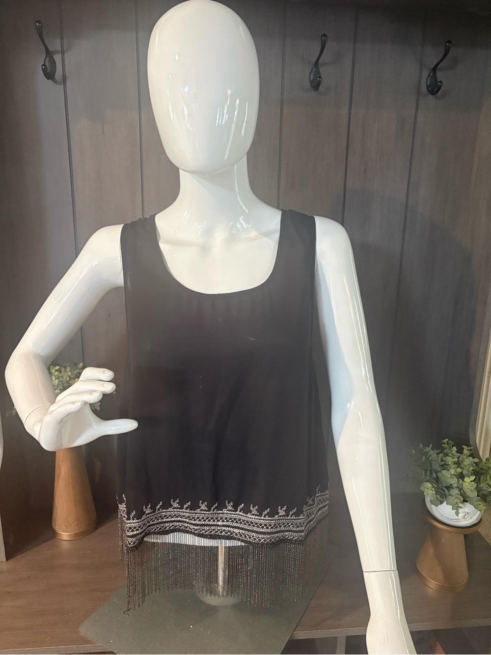 Women's Black Fringed Hem Sleeveless Tank Top